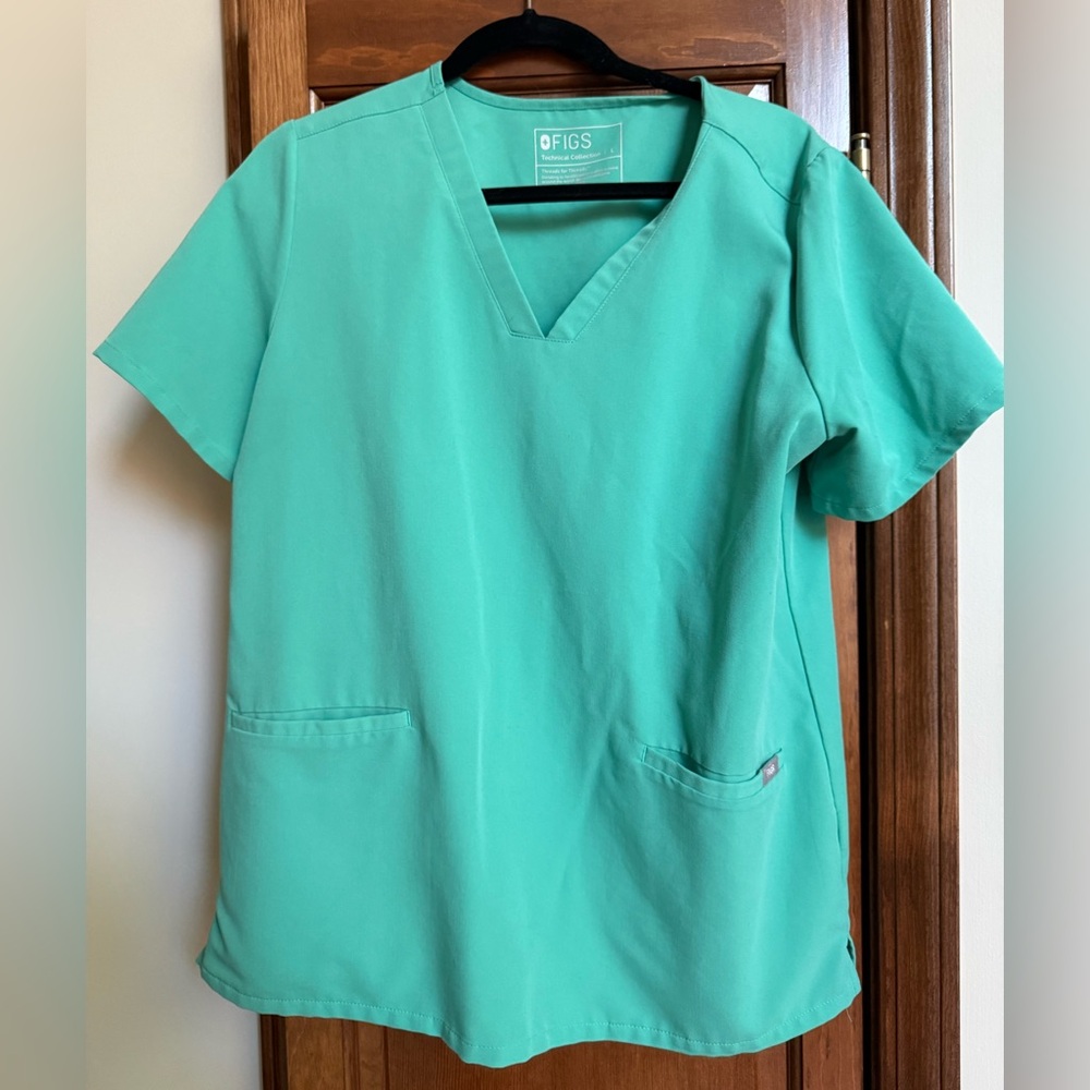 Surgical Green Casma™ - Three-Pocket Scrub Top Figs